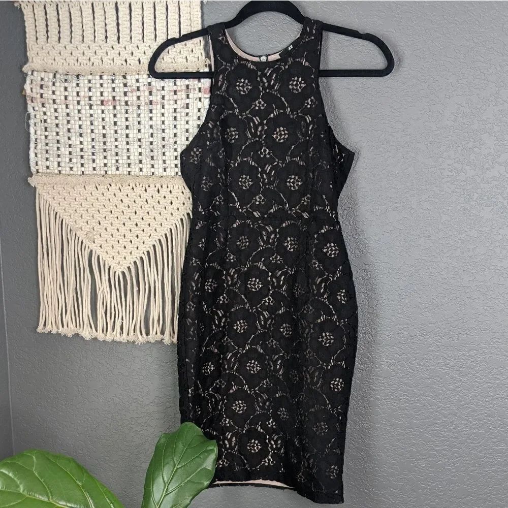 ⭐ H&M Black Floral Lace Dress